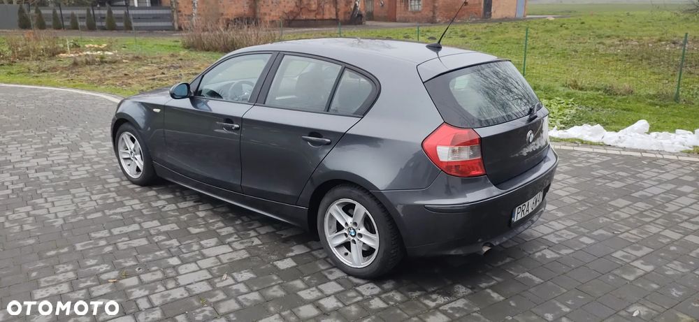 BMW Seria 1 120i - 6