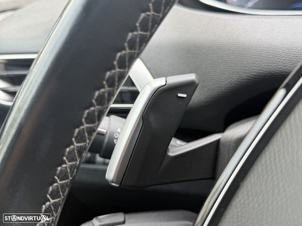 Peugeot 5008 1.2 PureTech Allure Pack EAT8 - 37