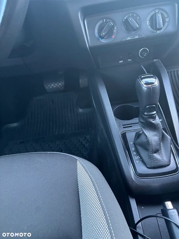 Skoda Fabia 1.0 TSI Ambition DSG - 8