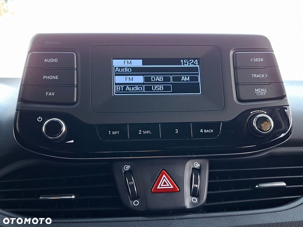 Hyundai i30 1.5 DPI Classic + - 31
