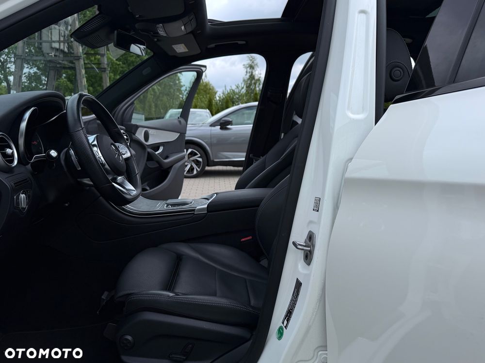 Mercedes-Benz GLC 300 de 4Matic 9G-TRONIC AMG Line - 33