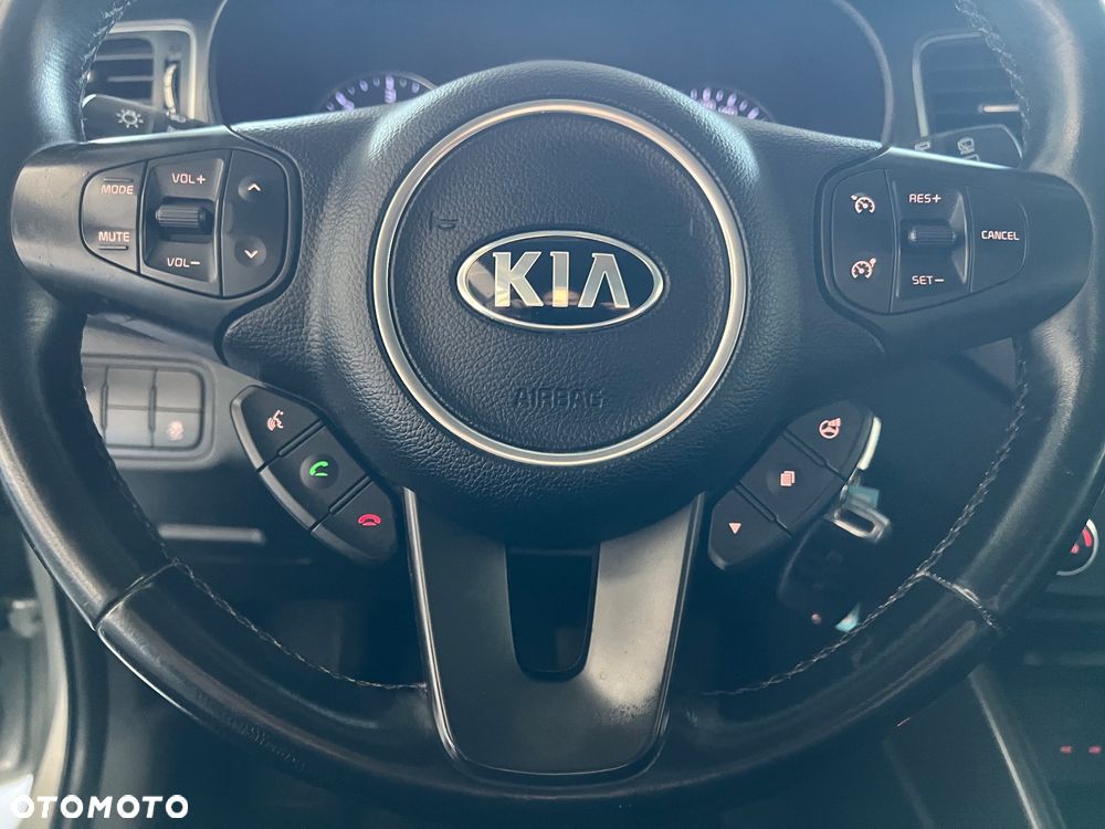 Kia Carens - 18