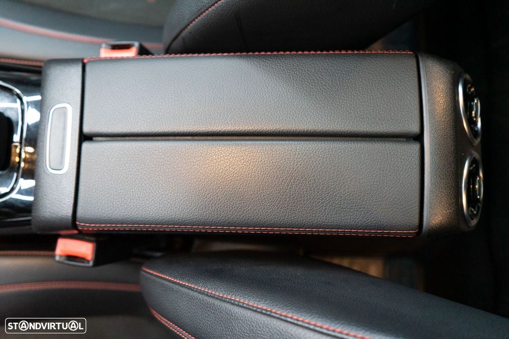 Mercedes-Benz A 35 AMG 4Matic - 40