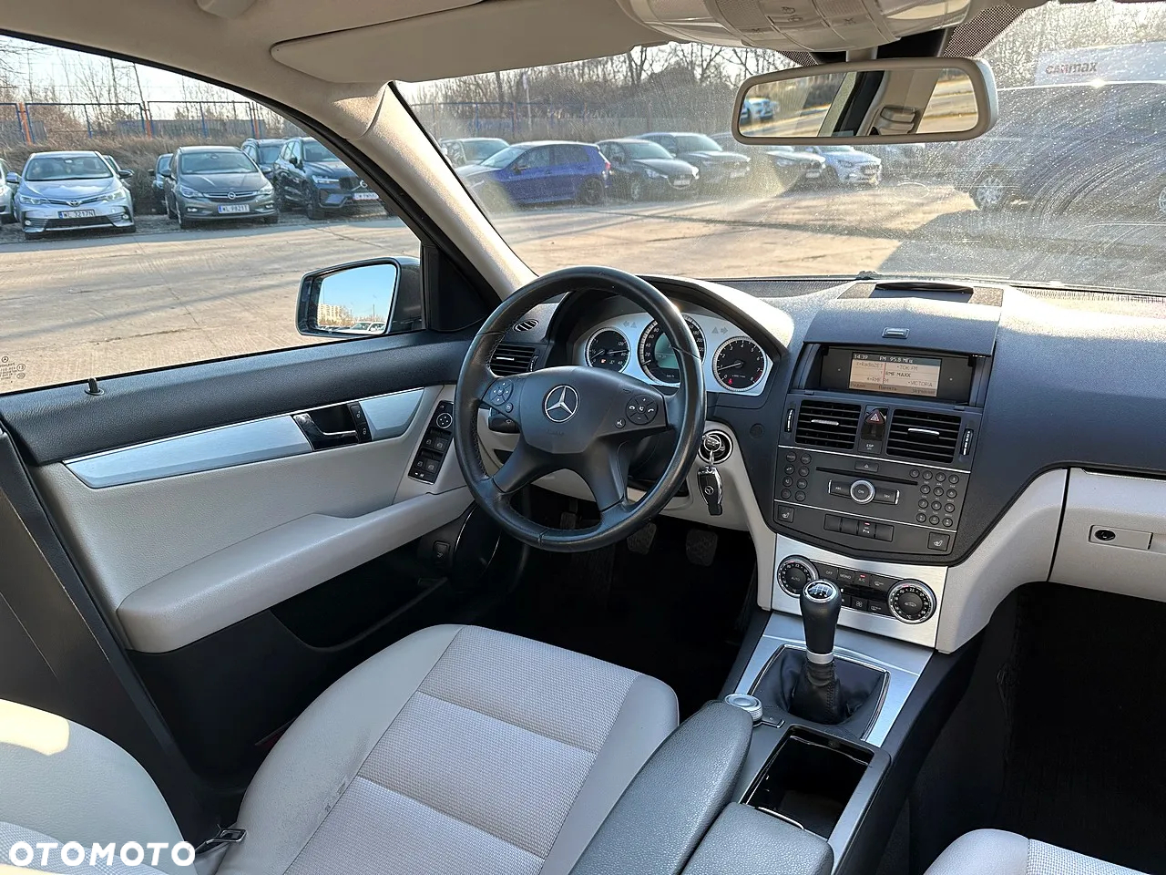 Mercedes-Benz Klasa C 180 CGI BlueEff - 13