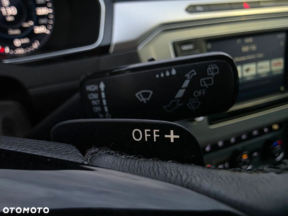 Volkswagen Passat 2.0 TDI SCR DSG Comfortline - 25