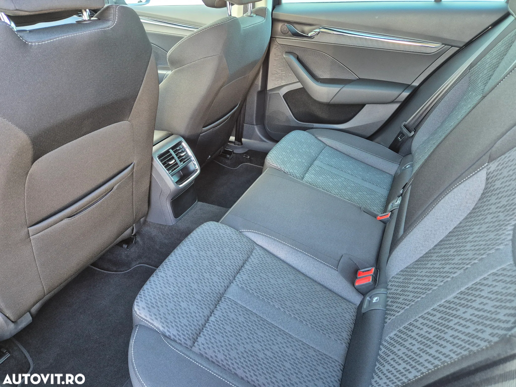 Skoda Octavia 2.0 TDI DSG Style - 13