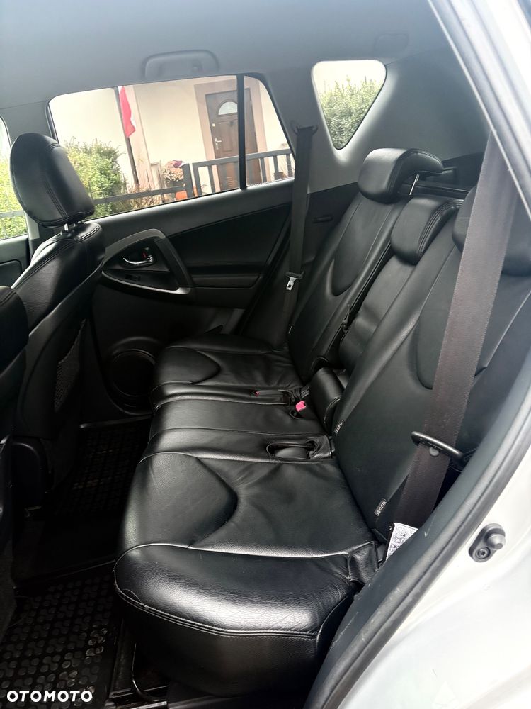 Toyota RAV4 2.2 D-4D Prestige - 21