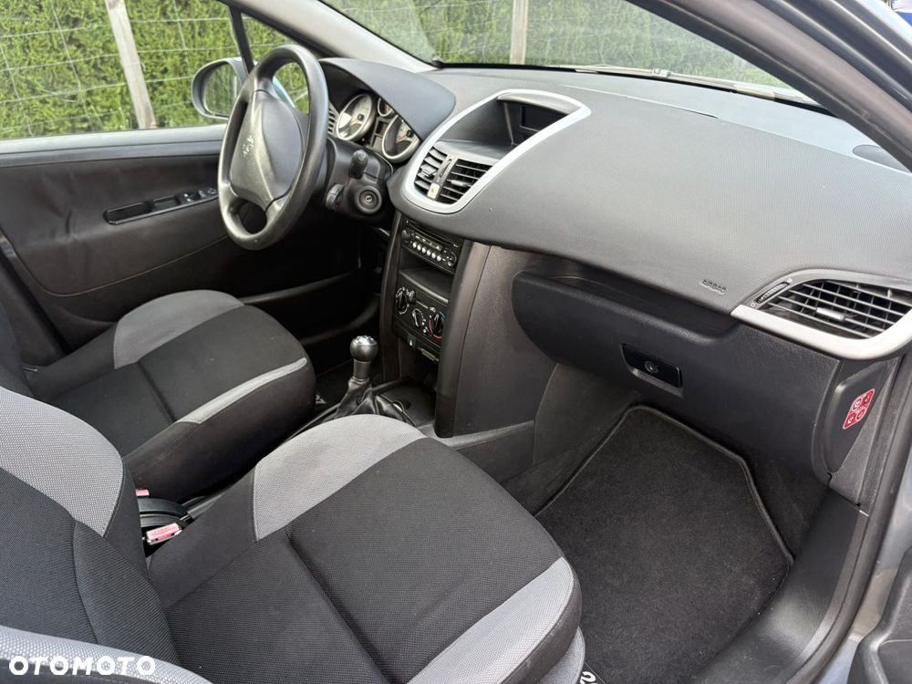 Peugeot 207 1.4 Trendy - 11