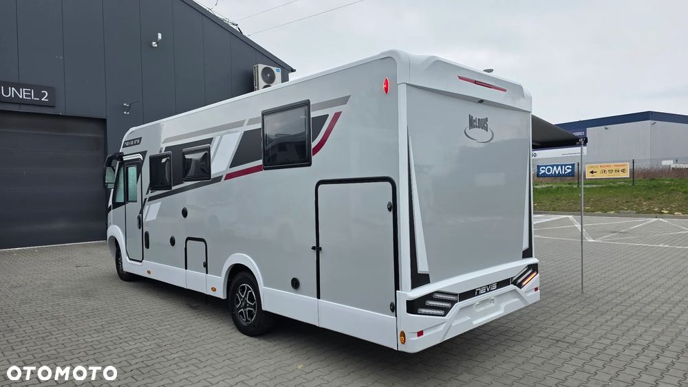 McLOUIS NEVIS 879 - INTEGRA - KAMPER - 6
