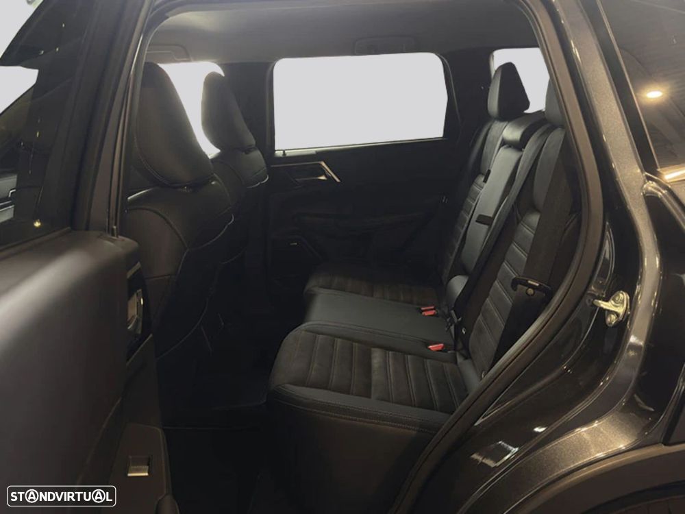 Mitsubishi Outlander - 18