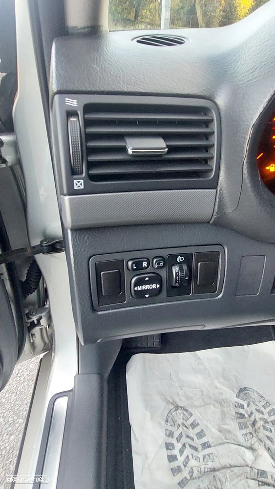 Toyota Avensis SW 2.0 D-4D Sol - 15