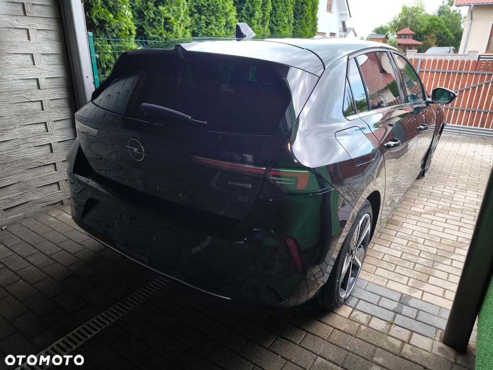 Opel Astra 1.6 T Plug-in Hybrid Elegance - 4