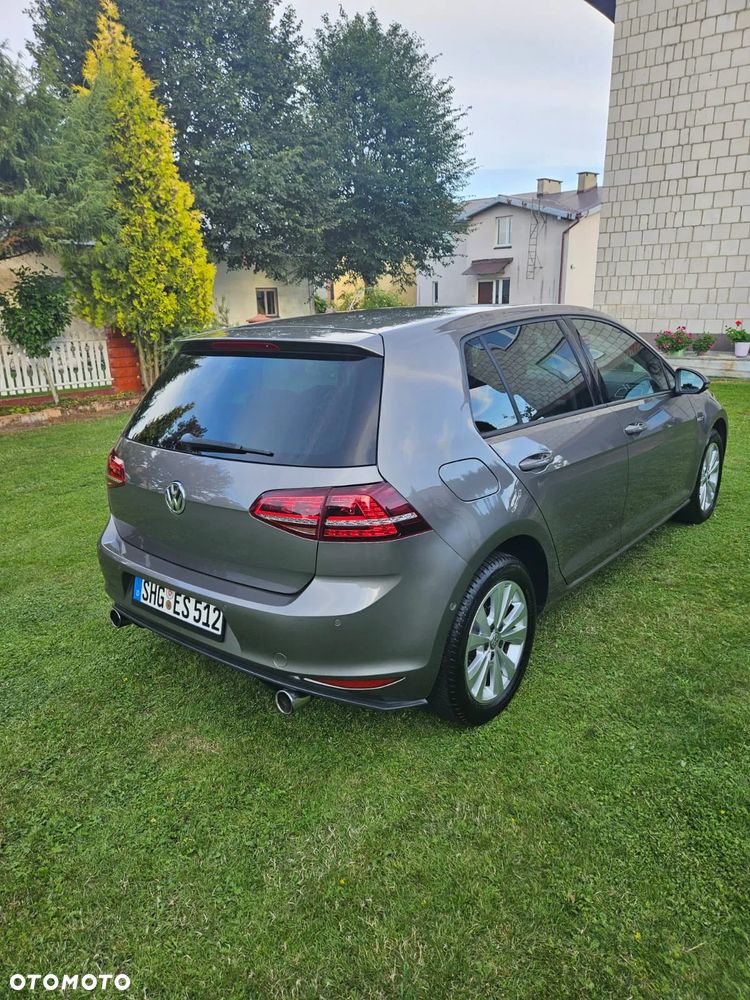 Volkswagen Golf - 6