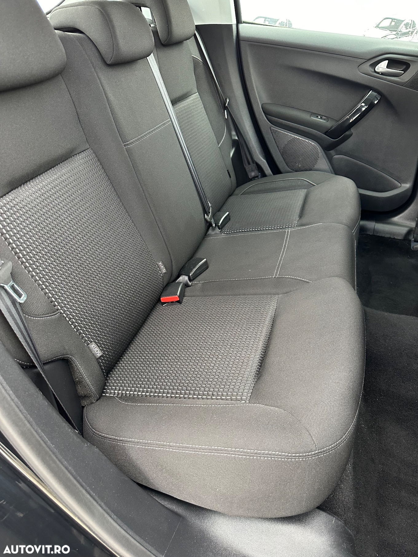 Peugeot 208 - 15