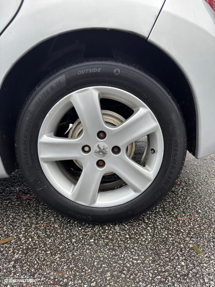 Peugeot 207 1.4 HDi Urban - 10