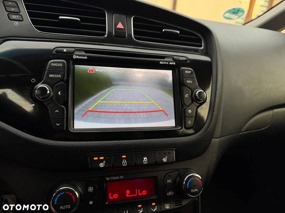 Kia Ceed 1.6 GDI Dream Team Edition - 24