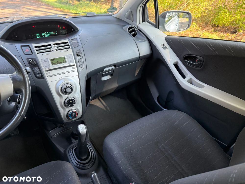 Toyota Yaris 1.0 Sol - 25