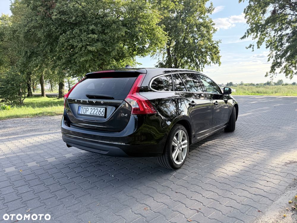Volvo V60 D4 Momentum - 4