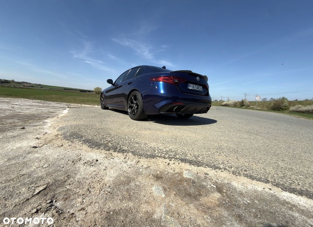 Alfa Romeo Giulia 2.0 Turbo 16V AT8 Veloce Ti - 1
