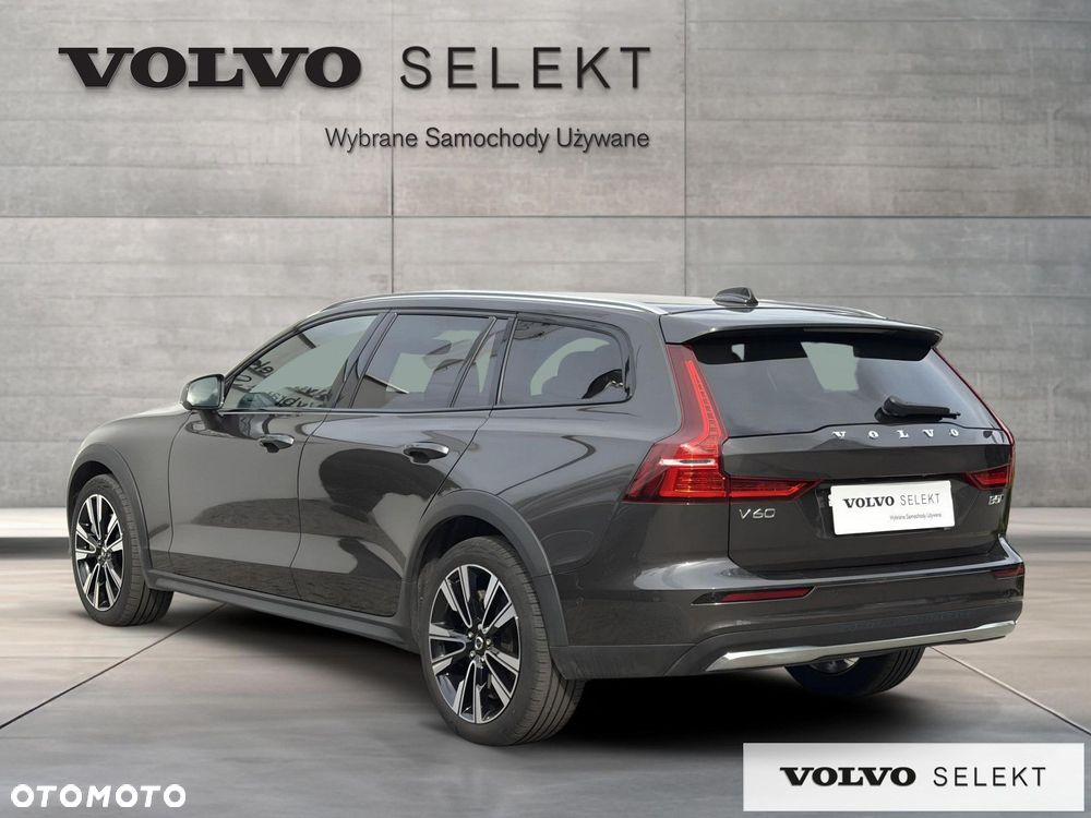 Volvo V60 Cross Country - 9