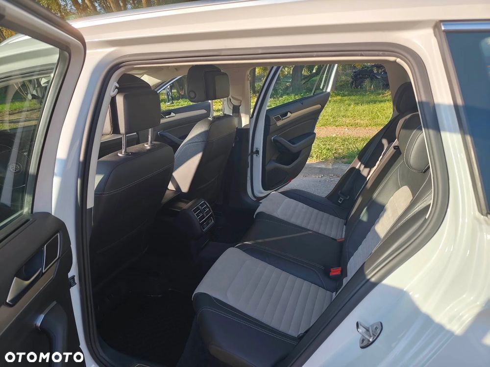 Volkswagen Passat 2.0 TDI Bi-Turbo BMT 4Mot Highline DSG - 23