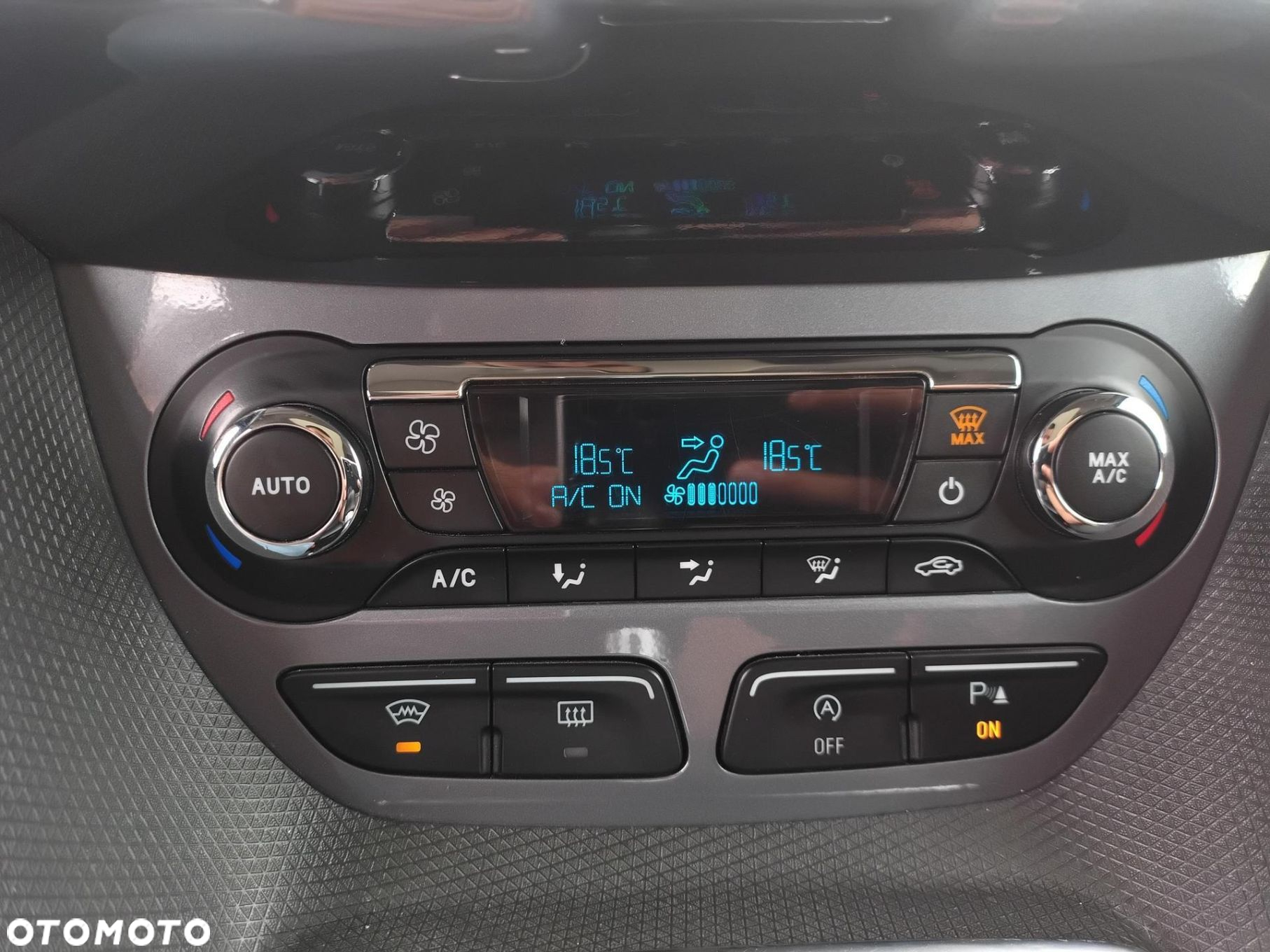 Ford Tourneo Connect Grand - 22