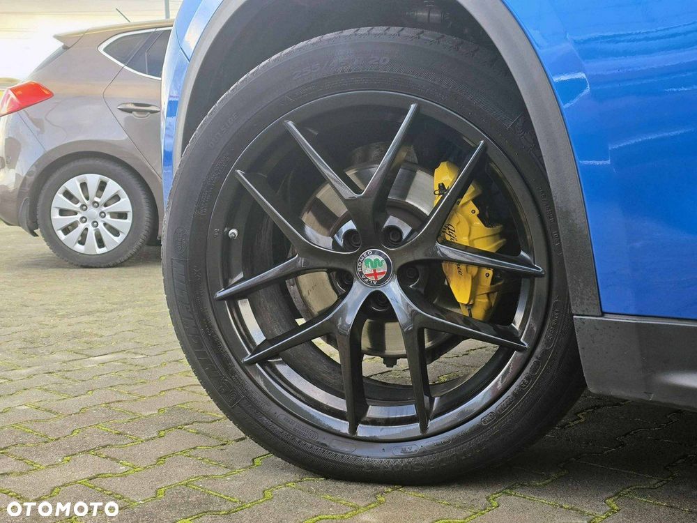 Alfa Romeo Stelvio - 17