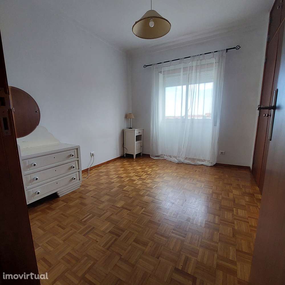 T1 com cozinha separada e elevador em Coimbra - Grande imagem: 5/13