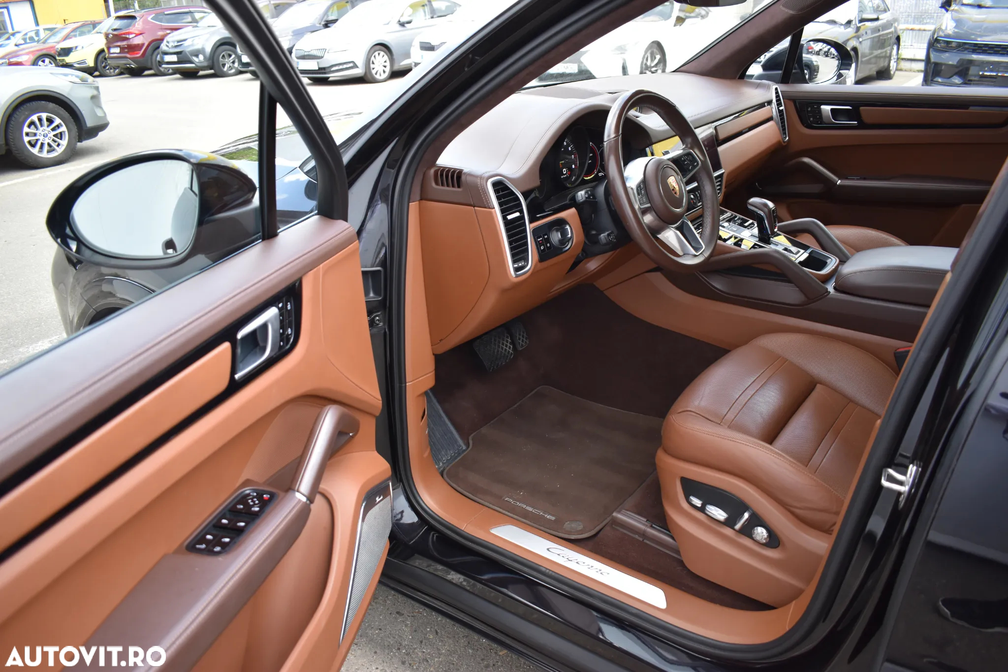 Porsche Cayenne - 26