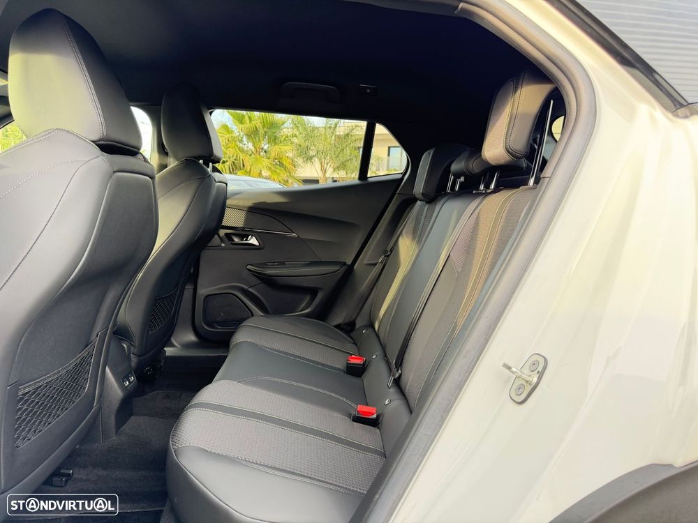 Peugeot 2008 1.2 PureTech GT Pack EAT8 - 35