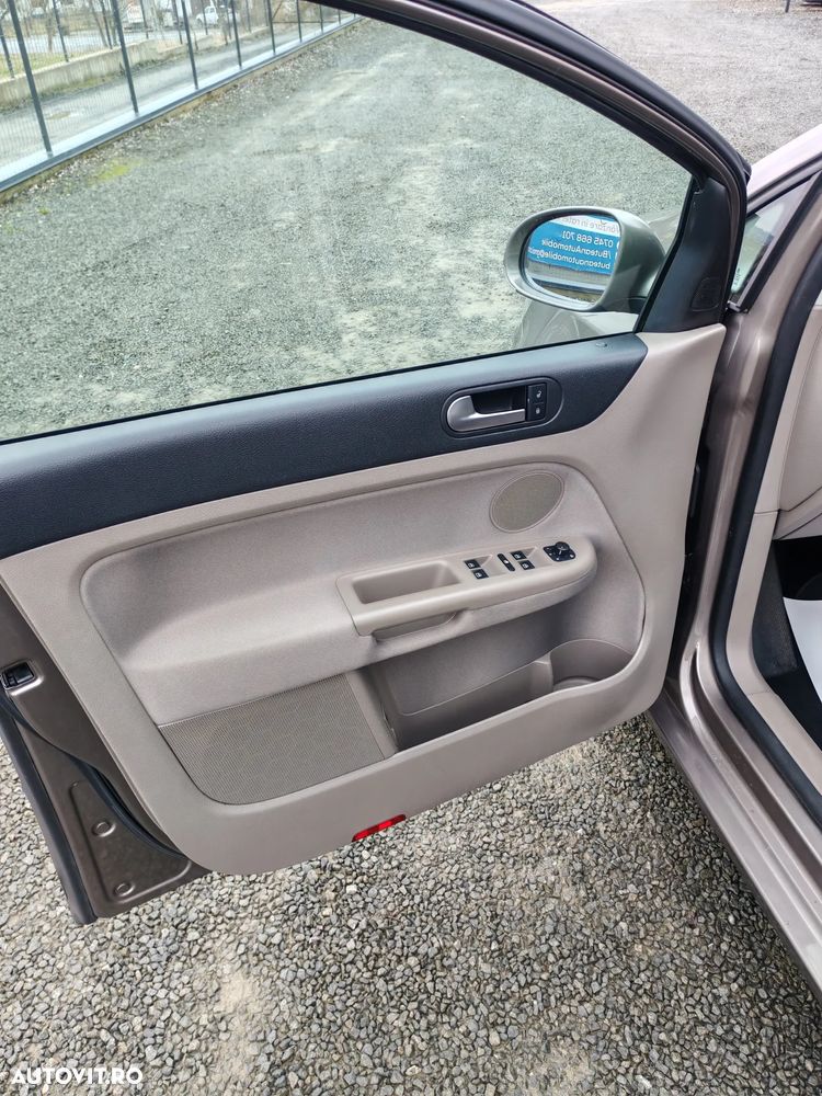 Volkswagen Golf Plus 2.0 TDI DSG Comfortline - 12