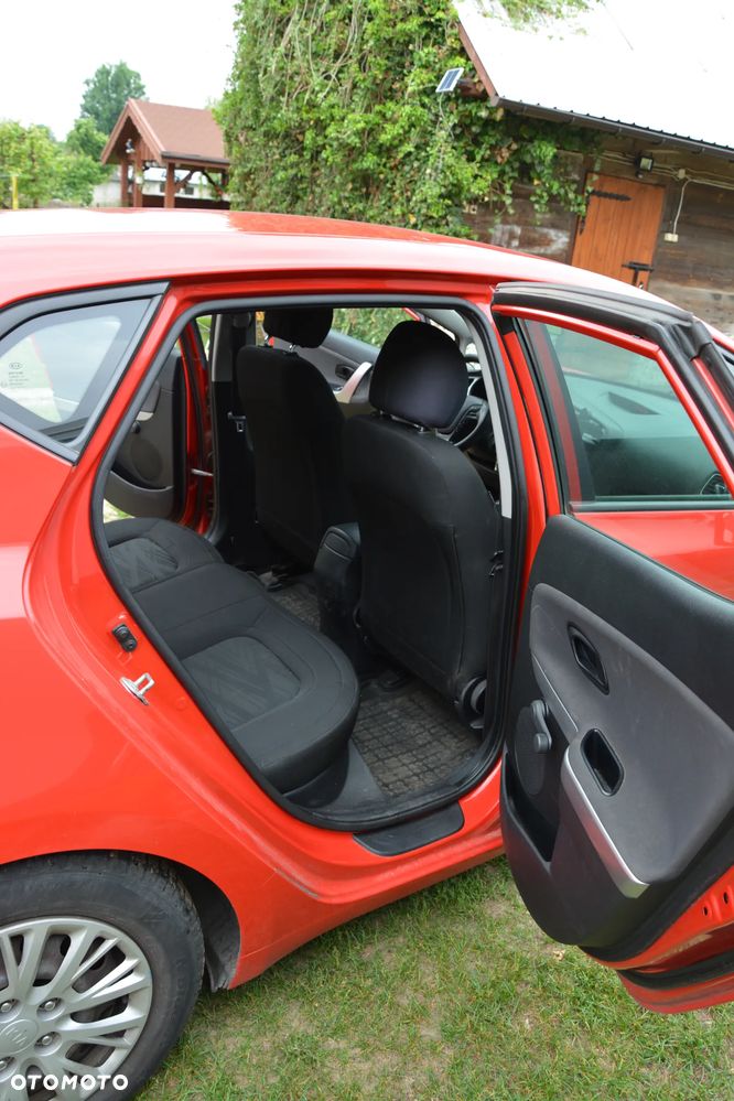 Kia Ceed - 12