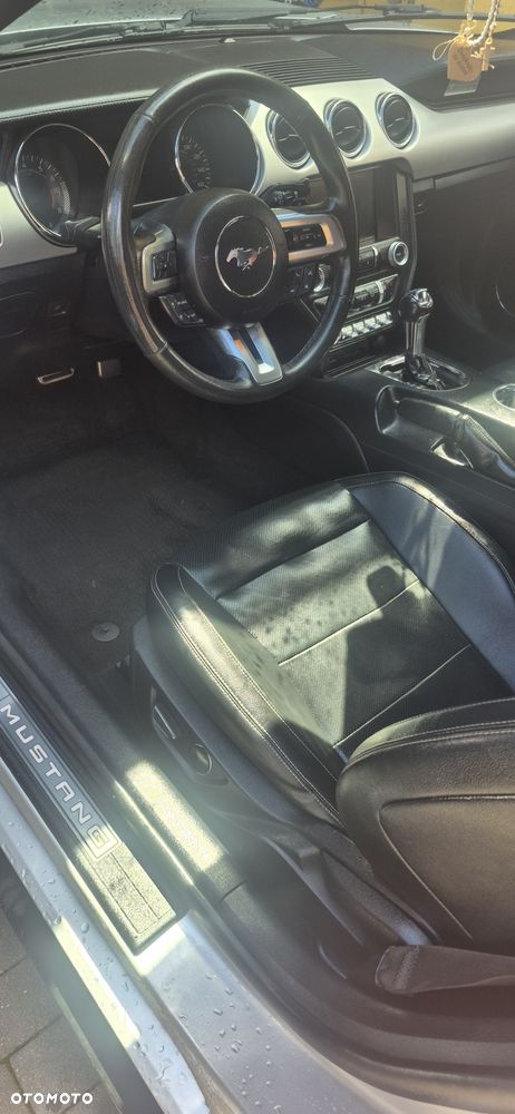 Ford Mustang - 8