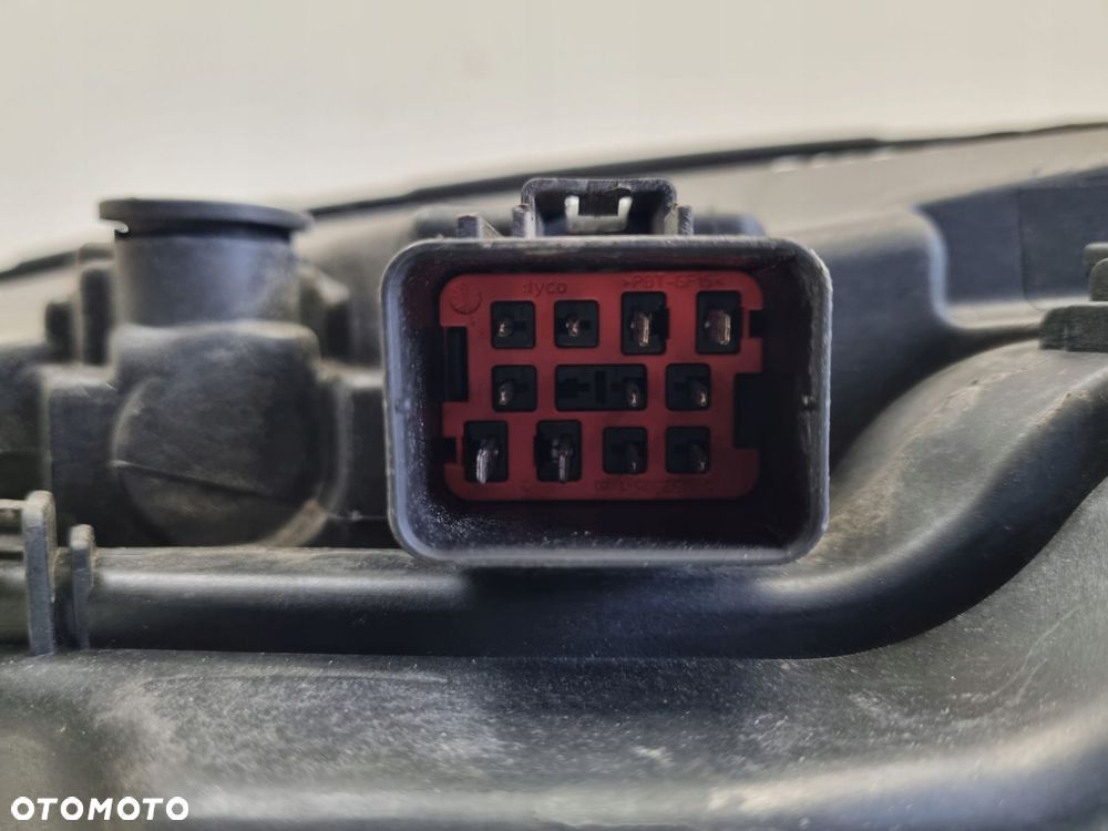 PRZEDNIA LAMPA PRAWA PRZEDNI REFLEKTOR Volvo V70 III przód XENON 31214348 - 9