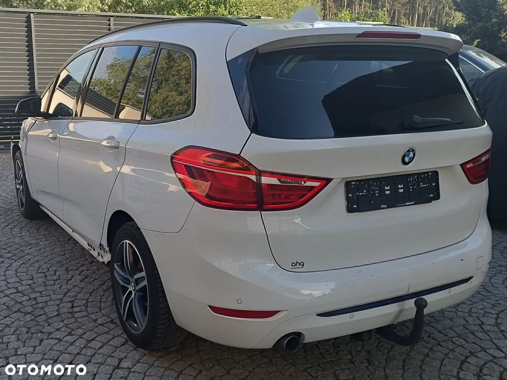 BMW Seria 2 218d Sport Line - 5