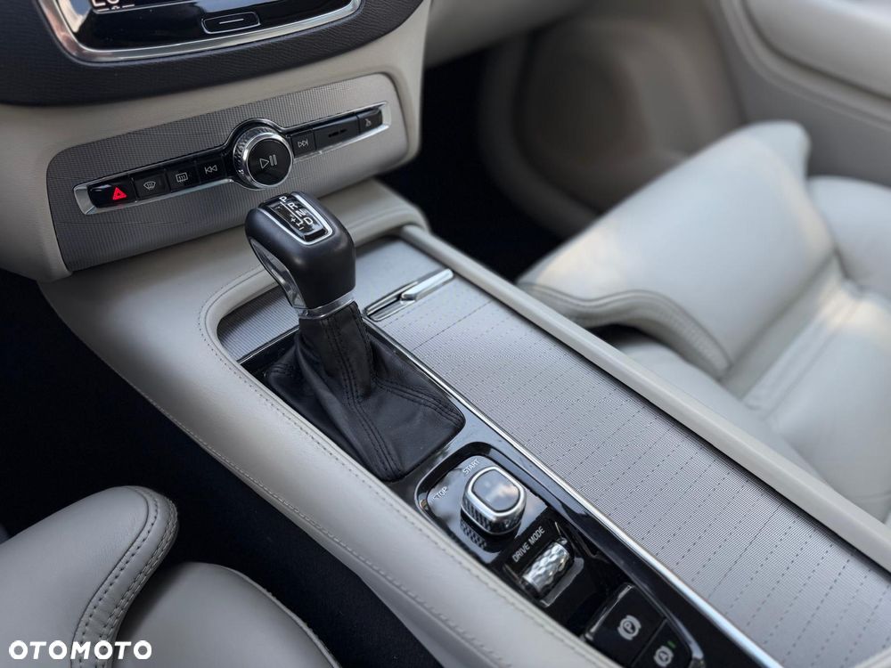 Volvo XC 90 T5 AWD Inscription 7os - 26