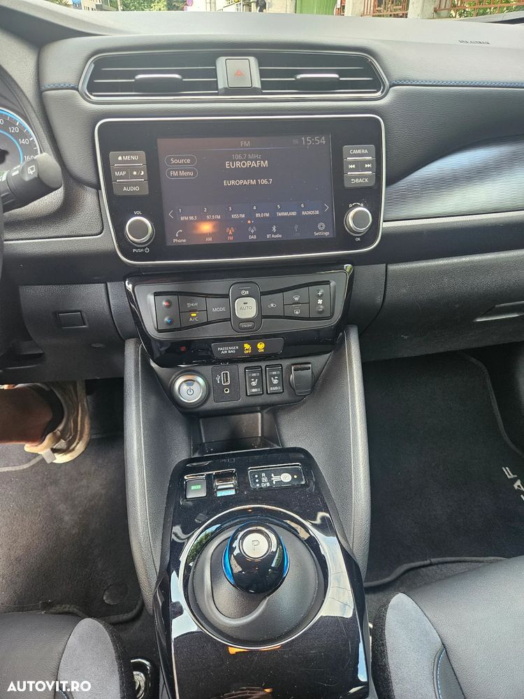 Nissan LEAF Tekna - 15