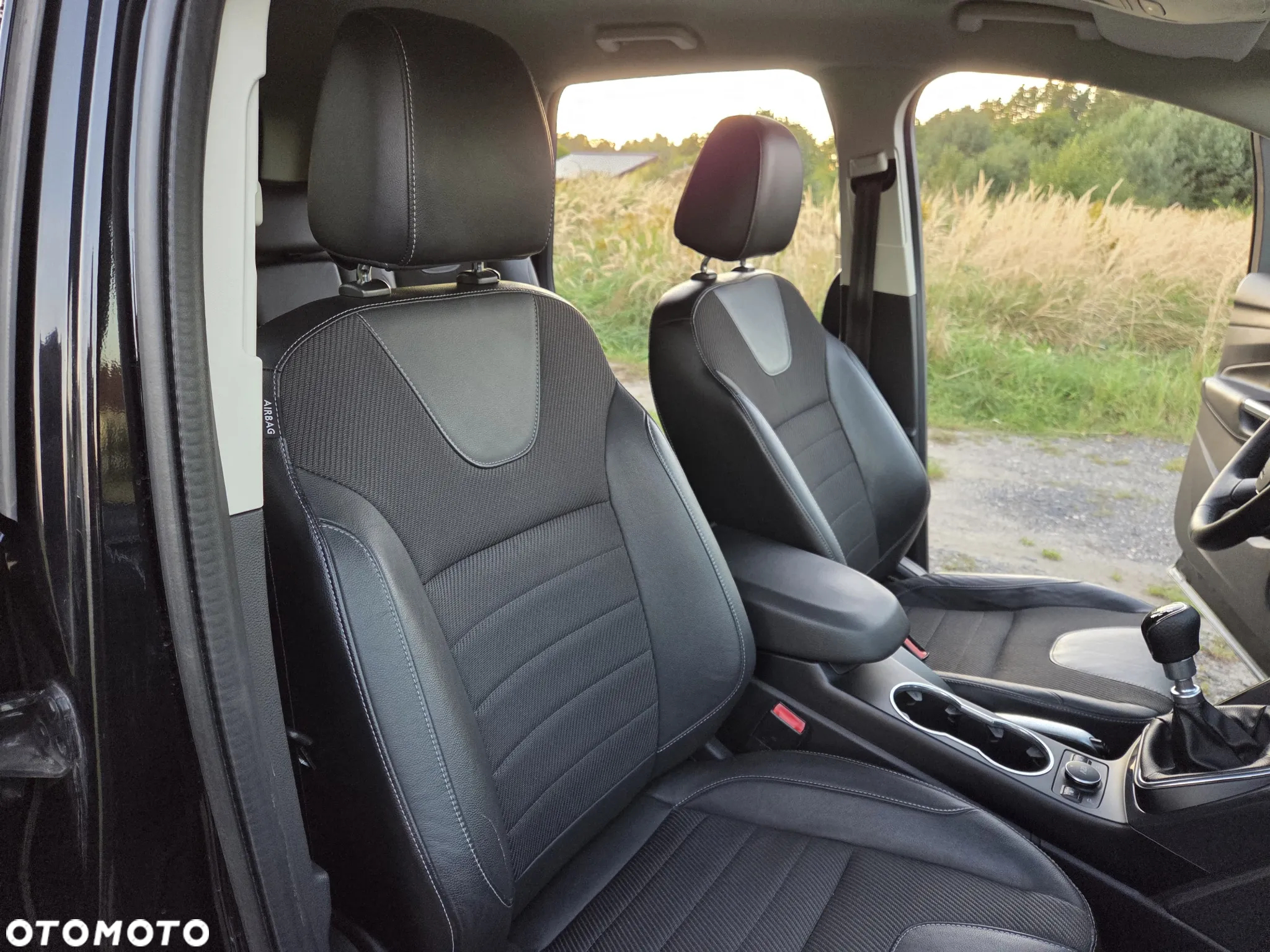 Ford Kuga 2.0 TDCi 2x4 Titanium - 22