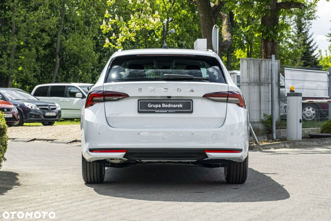 Skoda Octavia 2.0 TDI Edition 130 Selection DSG - 10