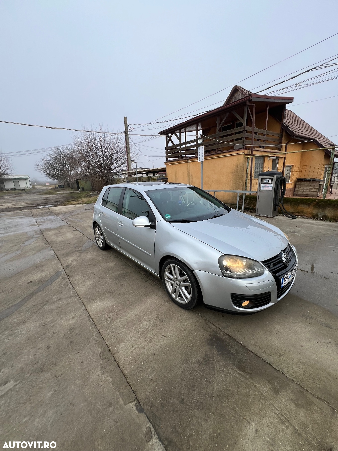 Volkswagen Golf 2.0 DPF GTD - 6