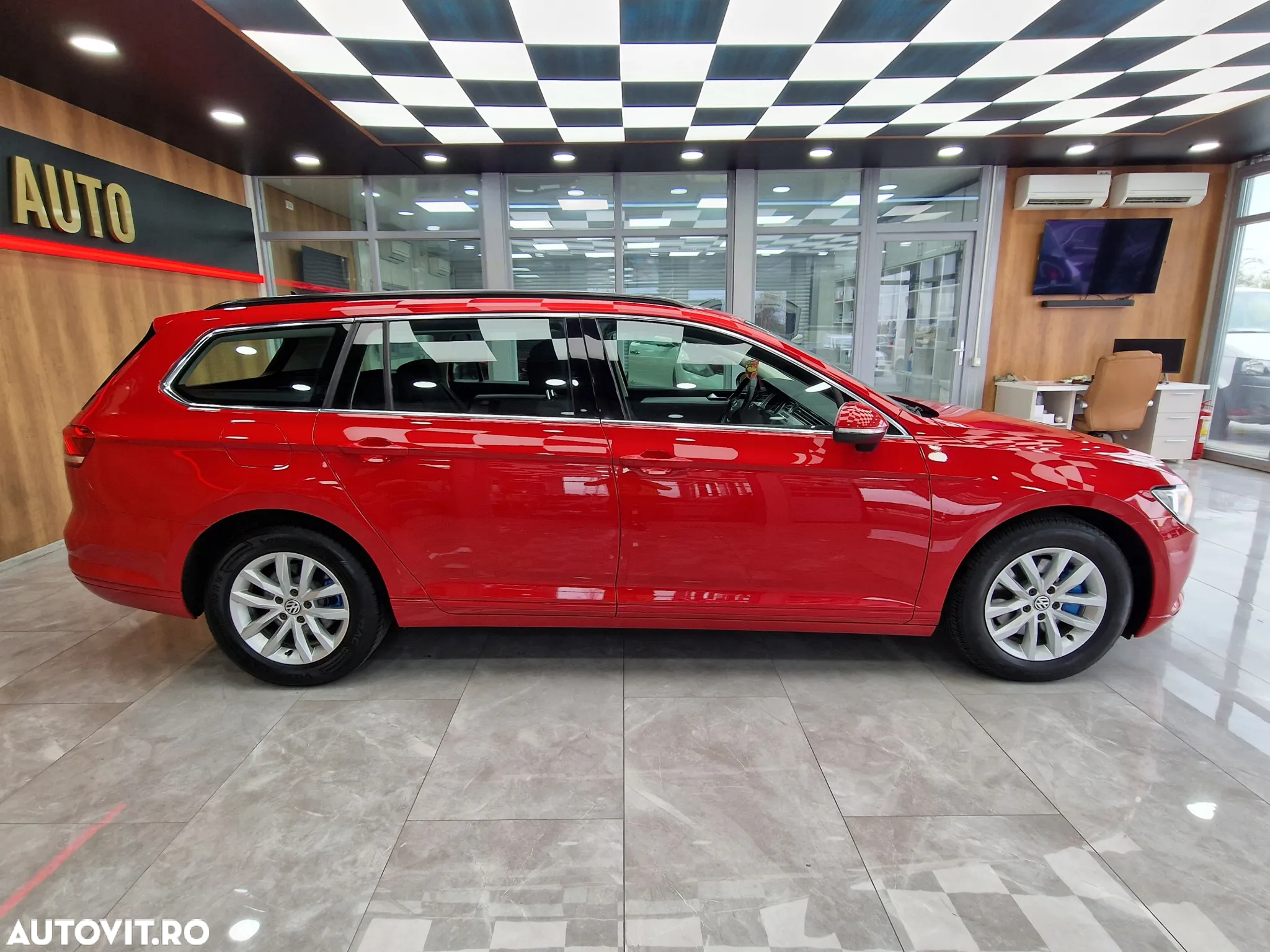Volkswagen Passat Variant 2.0 TDI (BlueMotion Technology) Comfortline - 13