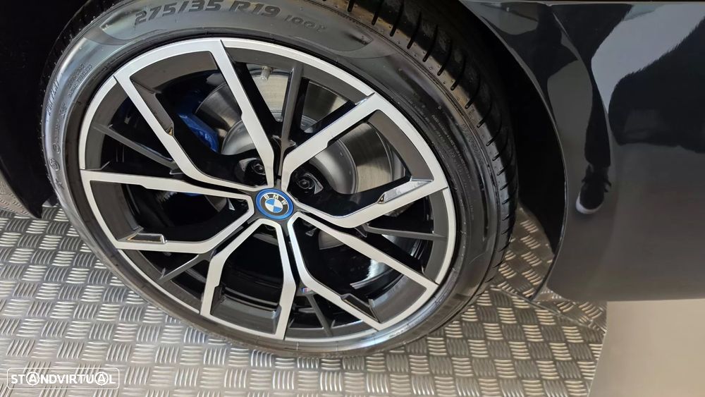 BMW 530 e Pack M - 35