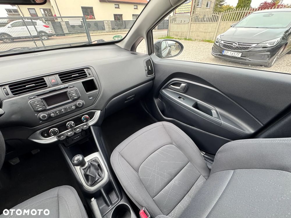 Kia Rio - 23