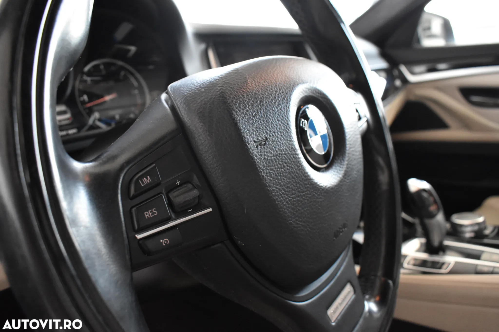 BMW Seria 5 530d xDrive Aut. - 11