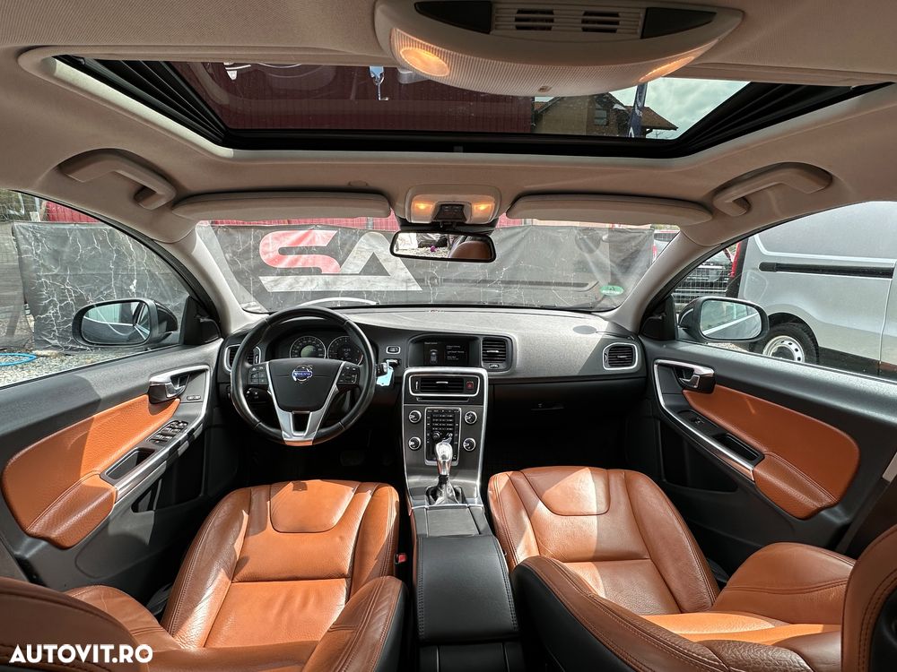 Volvo V60 D4 Geartronic Business Edition - 34