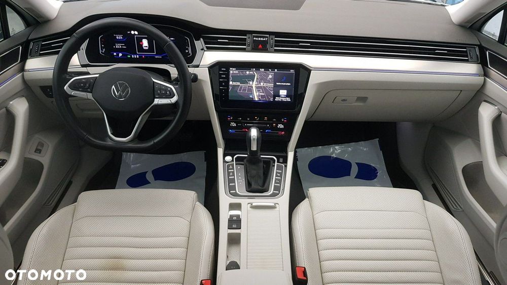 Volkswagen Passat - 14