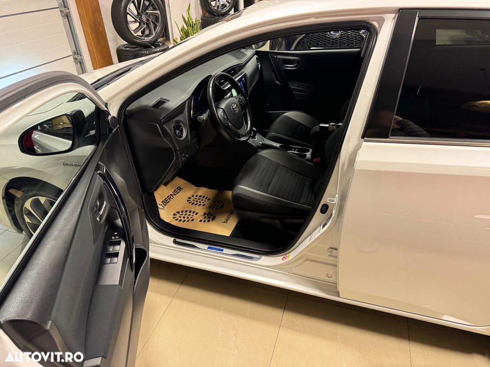 Toyota Auris 1.8 VVT-i Hybrid Automatik Touring Sports Team Deutschland - 7