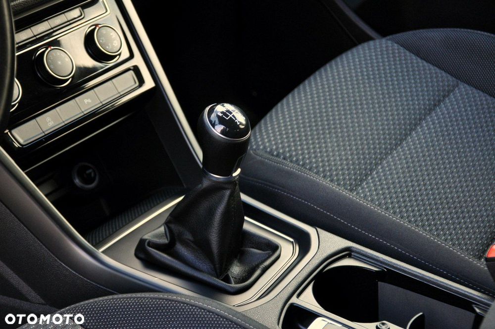 Volkswagen Touran - 35