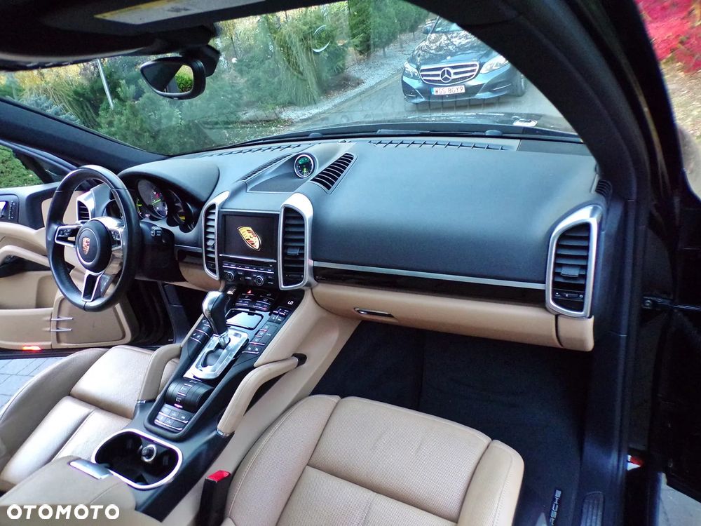 Porsche Cayenne S e-Hybrid Platinum Edition - 16