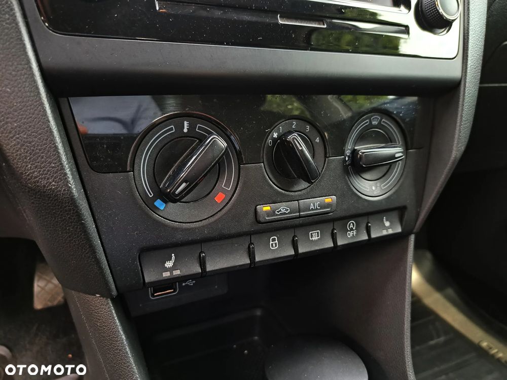 Skoda RAPID 1.0 TSI Ambition - 29